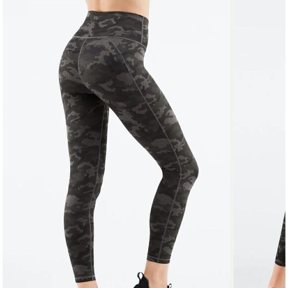 Fabletics Define High-Waisted 7/8 Legging charcoal camo size XS - Picture 2 of 7